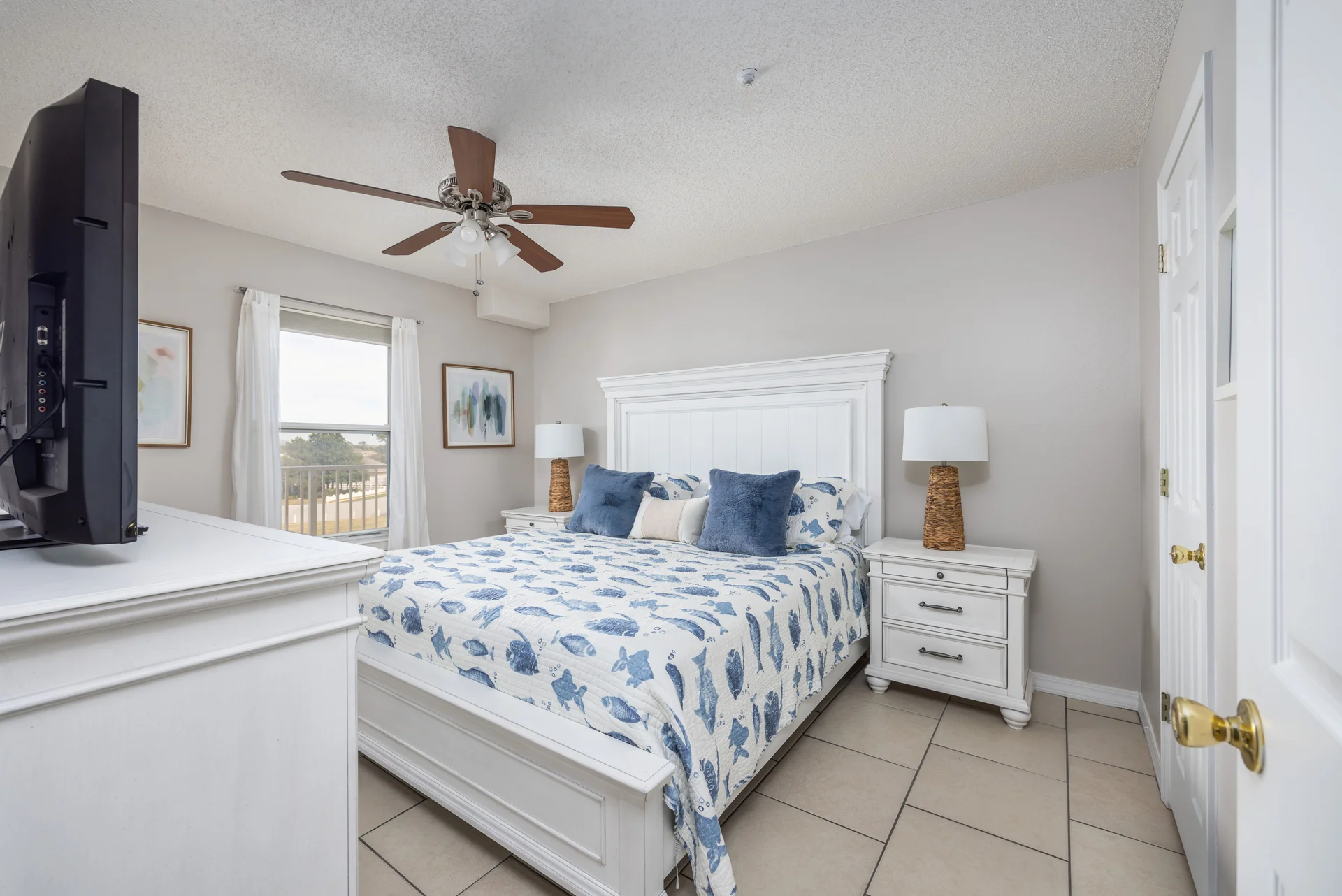 Pet Friendly! Beach Service Included! - Photo 13