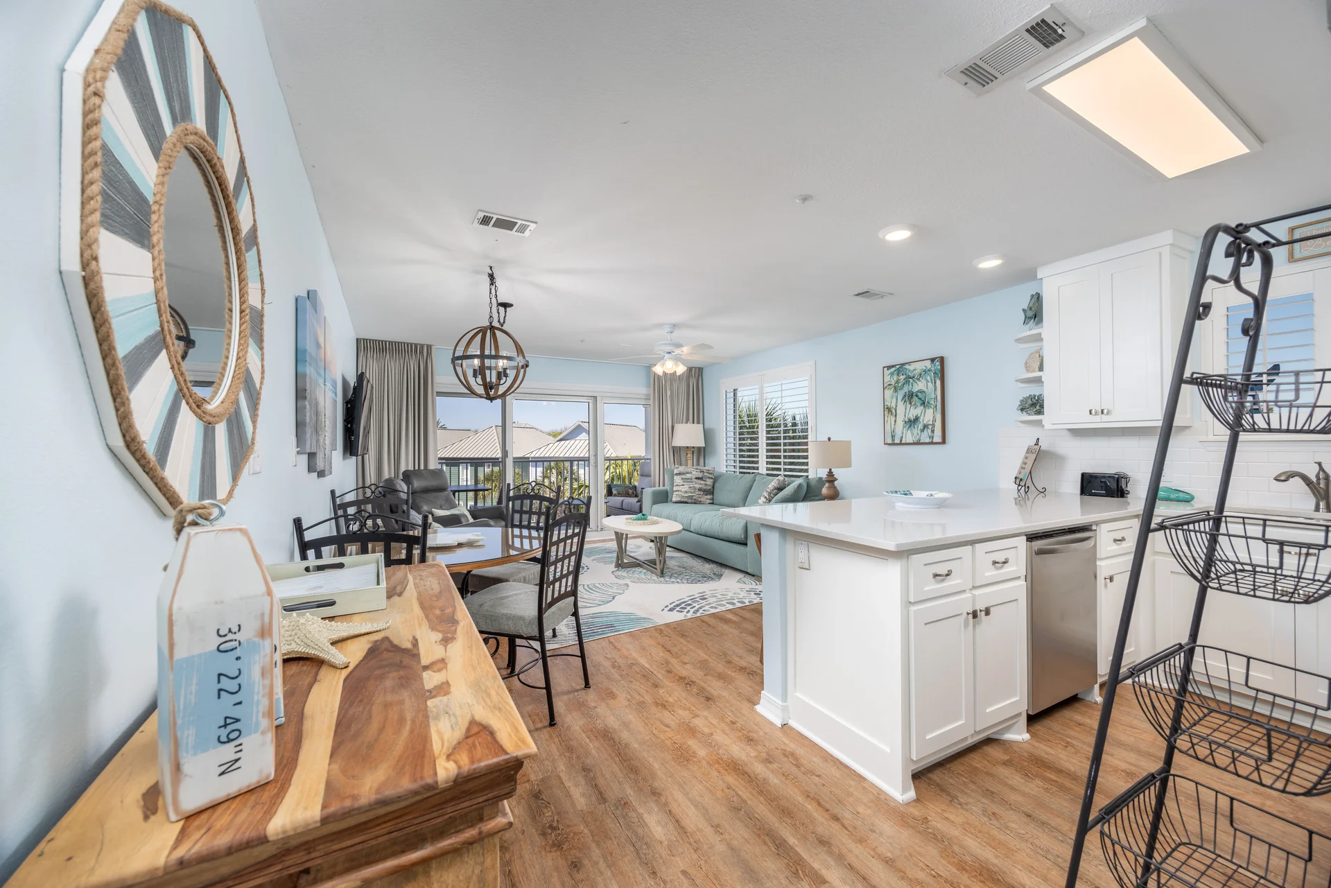 Four Beach Charis and Two Umbrellas! Private Beach Service! - Photo 2