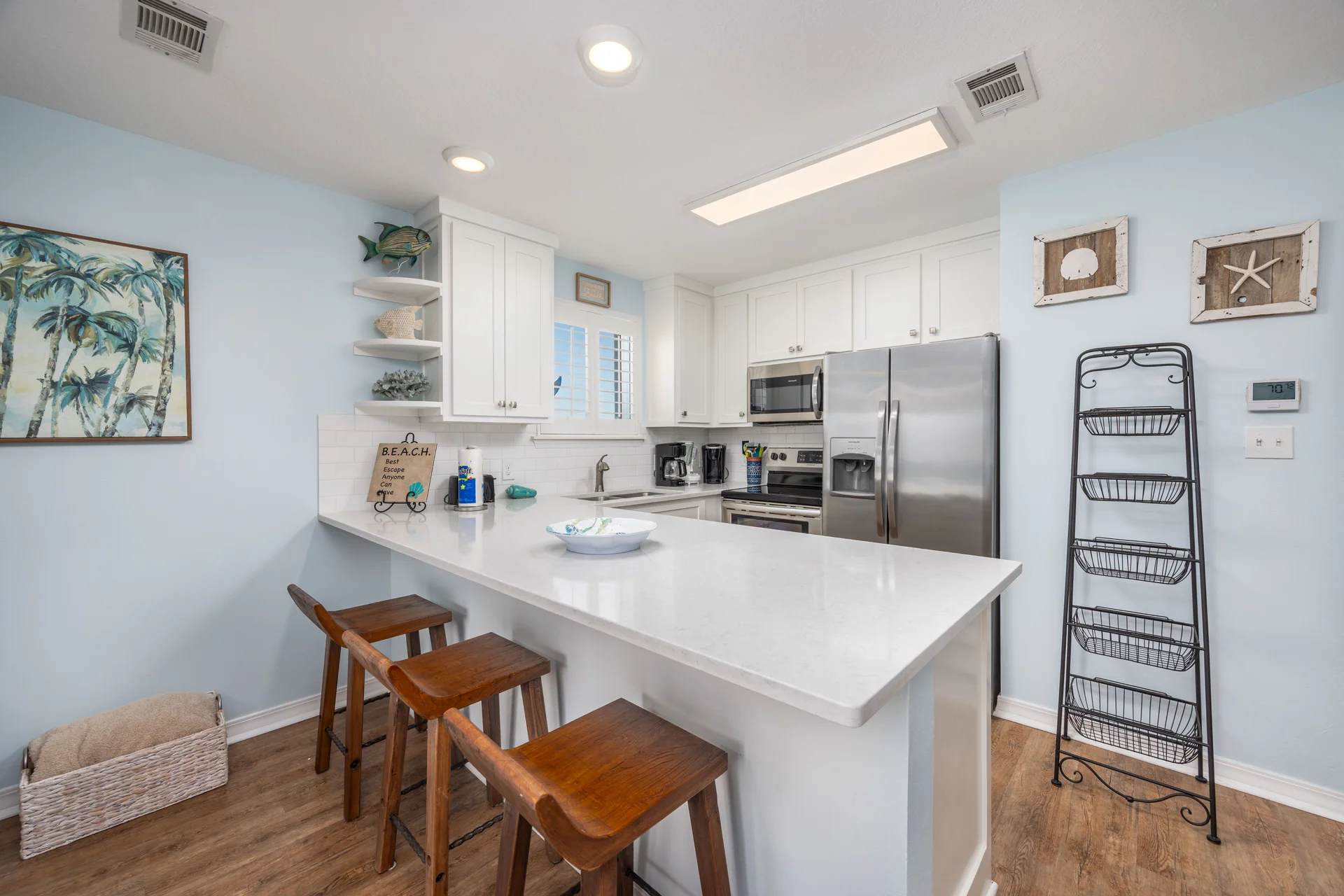 Four Beach Charis and Two Umbrellas! Private Beach Service! - Photo 4