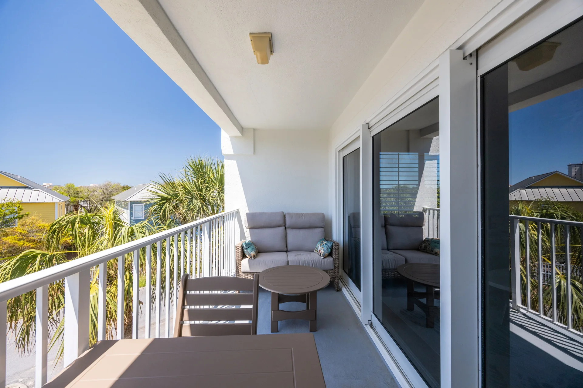 Four Beach Charis and Two Umbrellas! Private Beach Service! - Photo 14