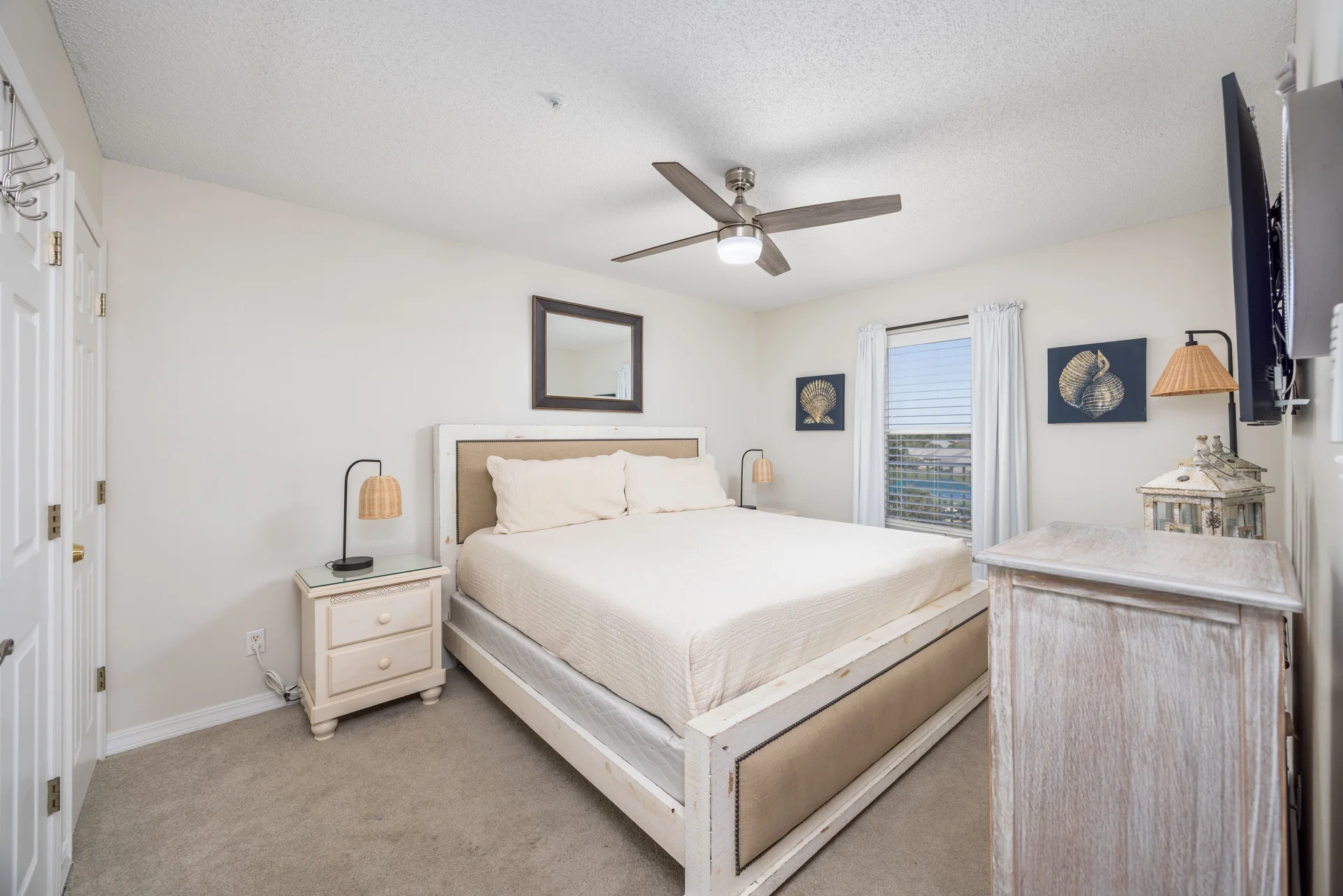 Beach Service Included! Private Beach! - Photo 7