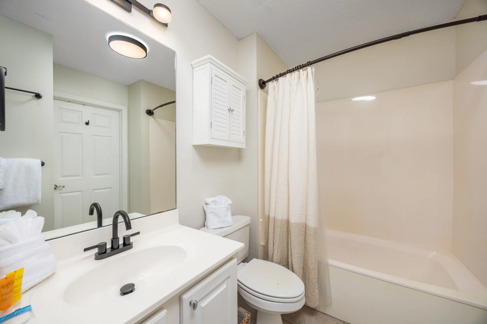 Beach Service Included! Private Beach! - Photo 8