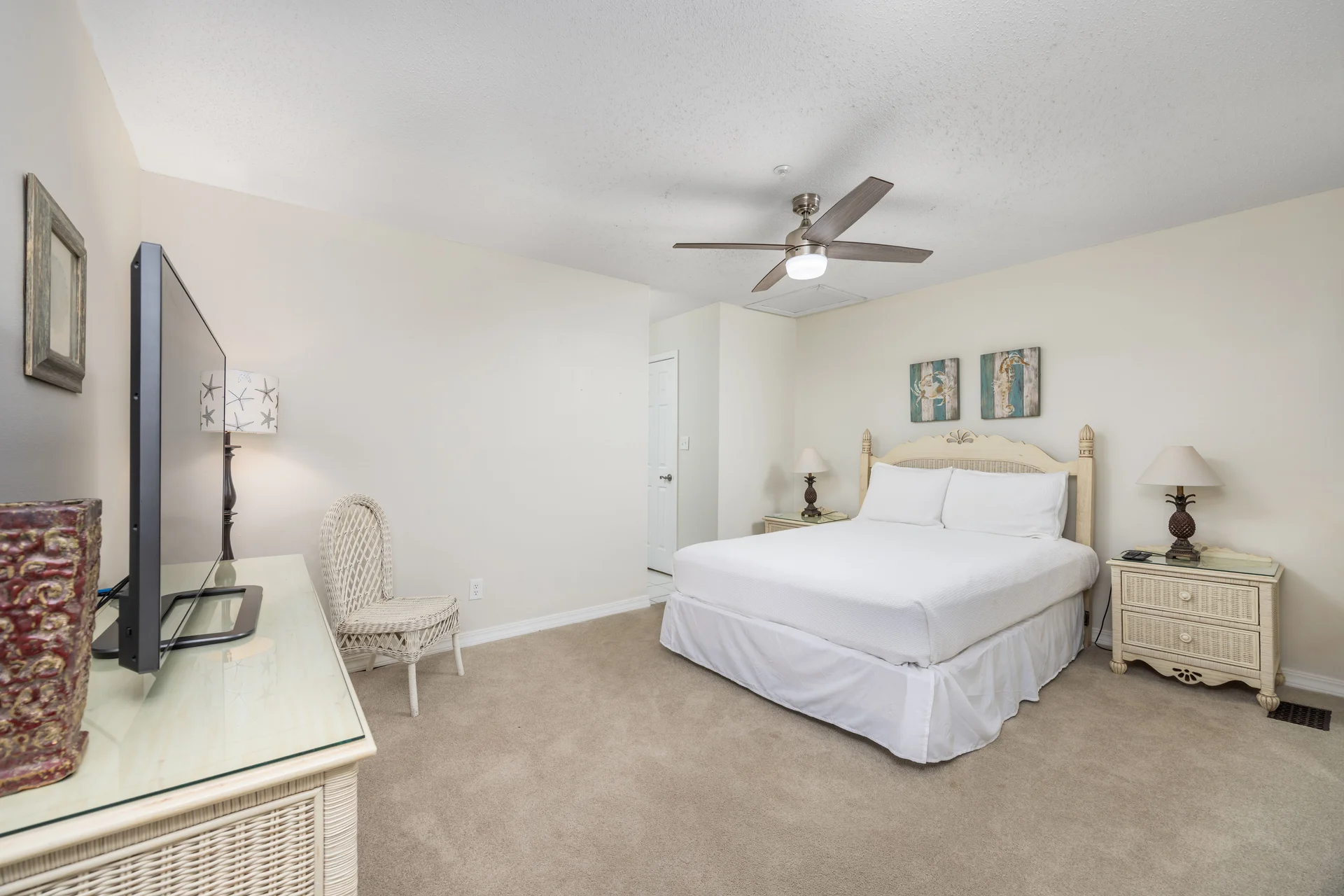 Beach Service Included! Private Beach! - Photo 9