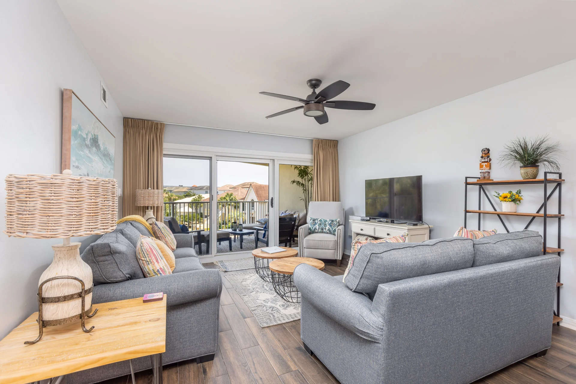 Four Beach Chairs and Two Umbrellas! Private Beach Access!