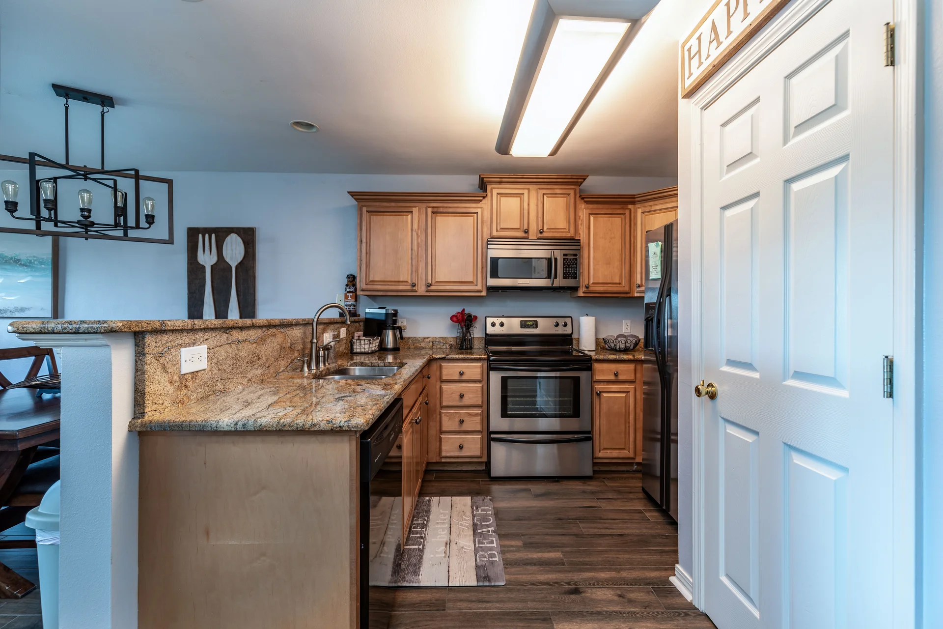 Four Beach Chairs and Two Umbrellas! Private Beach Access! - Photo 4