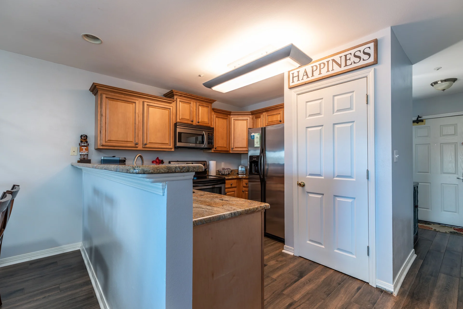 Four Beach Chairs and Two Umbrellas! Private Beach Access! - Photo 3