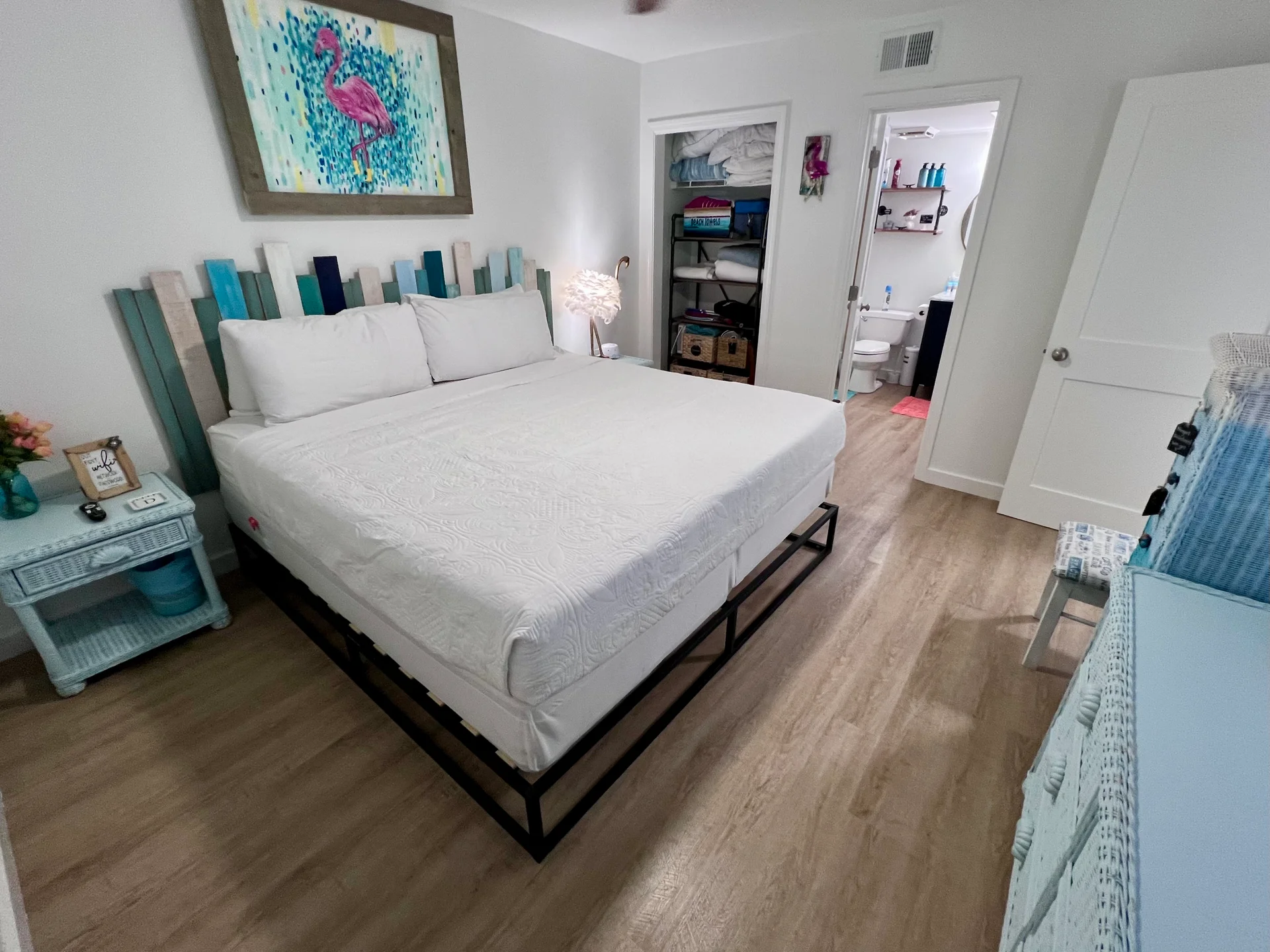 Bedroom. King-size. attached bath