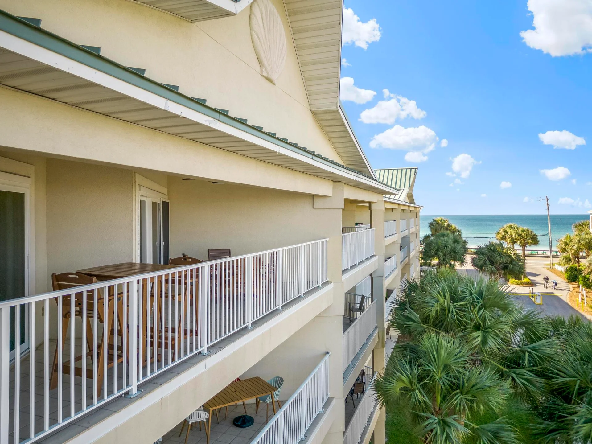 Modern and Relaxing Maravilla 4th Floor Oceanview Unit! 2 Bedrooms/2 Bathrooms  - Photo 11